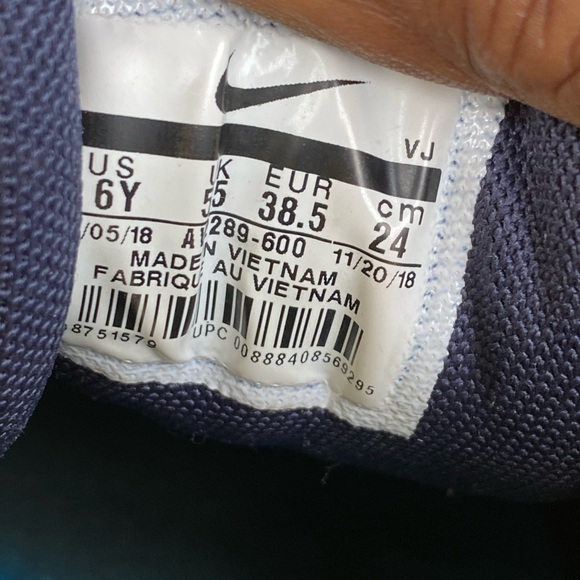 Kid’s Nike Shoes l - Picture 7 of 8